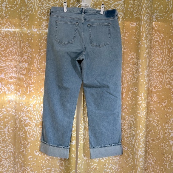 Abercrombie jeans. Light wash baggy jeans with a cuffed hem. - Picture 2 of 3